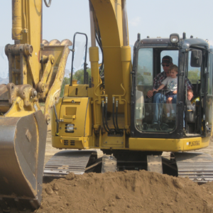 Thousands Enjoy Dig It Days